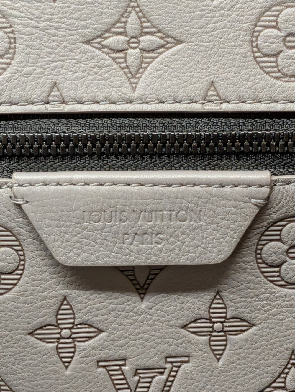 Louis Vuitton Discovery Backpack, Monogram Shadow, Anthracite Grey - Picture 2 of 13